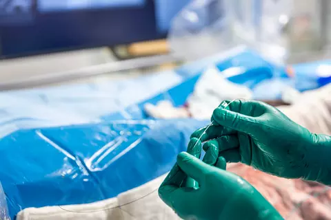 colocación_de_stent_cardíaco_en_quirófano